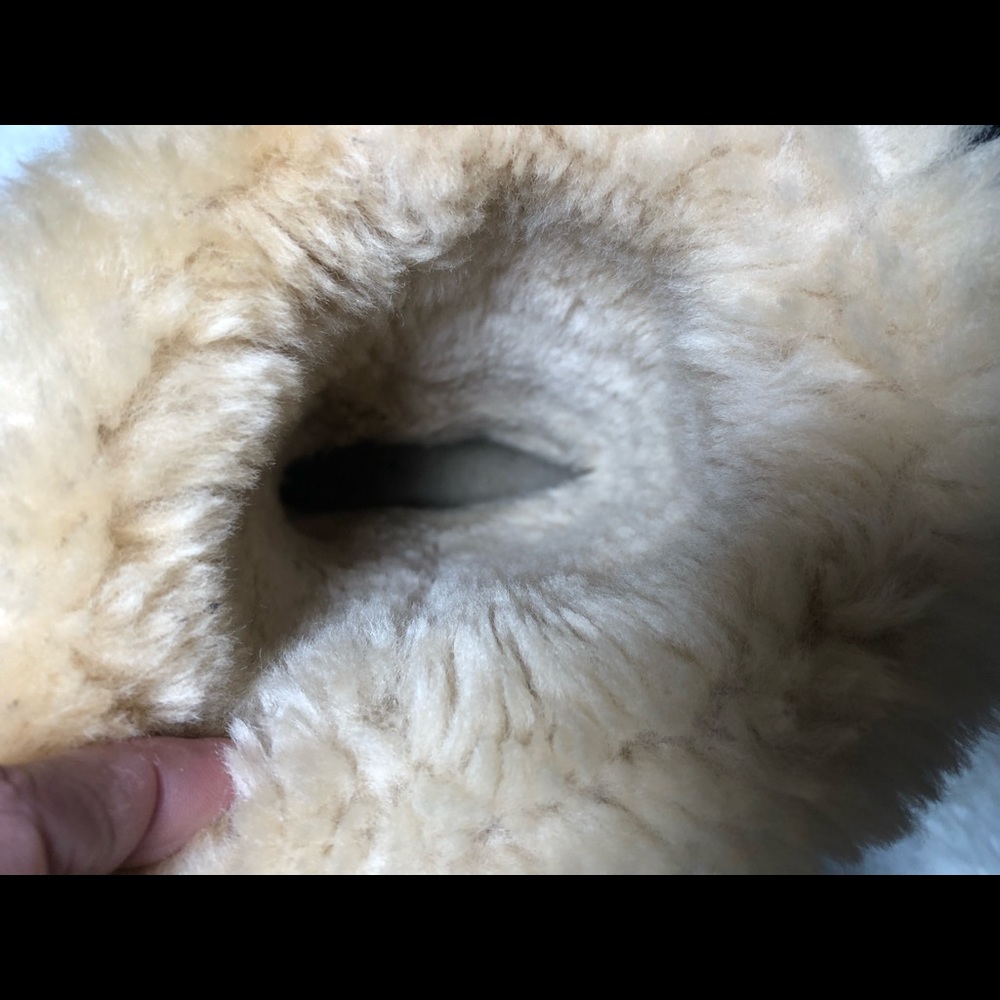 Uggs - Picture 7 of 8
